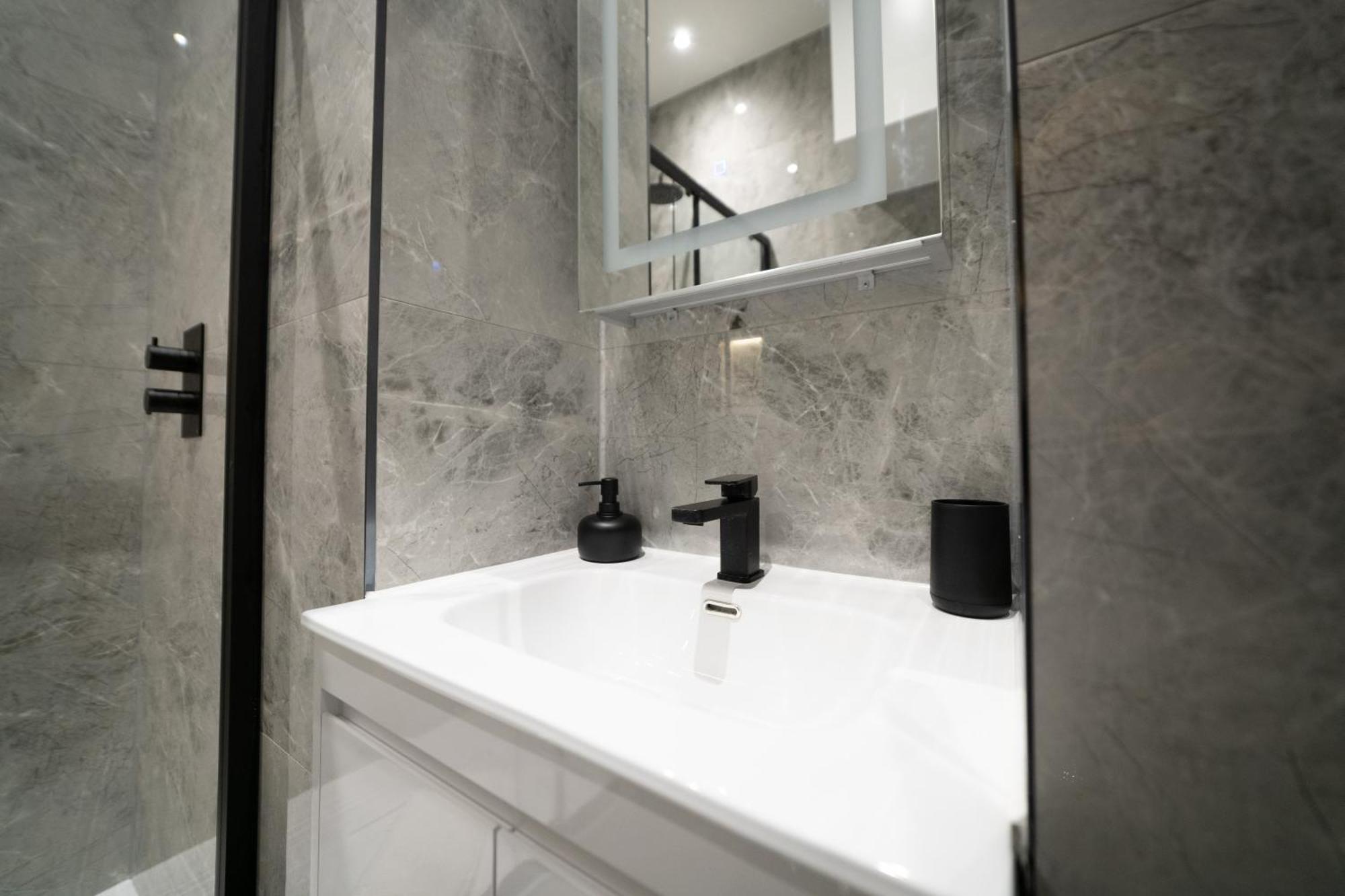 One And Two Bedroom Apartments Near Holloway Train Station By Belvilla 런던 외부 사진